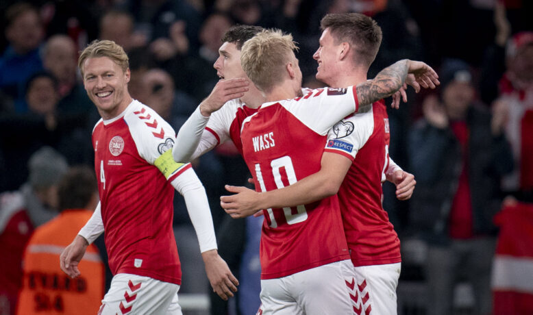 الدنمارك تحجز مقعداً في مونديال قطر