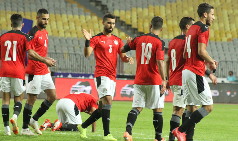 المنتخب المصري  يكتمل بانضمام صلاح استعدادا لليبيا