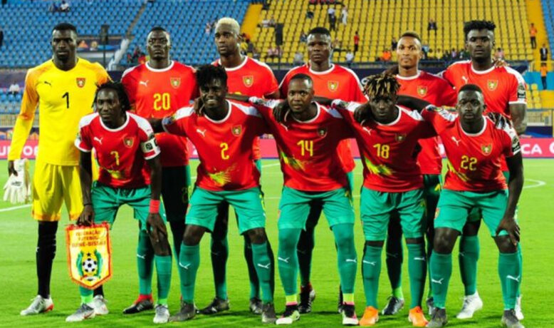 لاعبو غينيا بيساو يتعرضون للتسمم.. ومباراة الأسود قد تؤجل