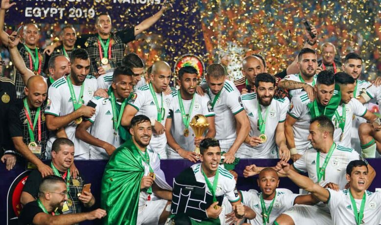 المنتخب الجزائري يفوز بجائزة عالمية