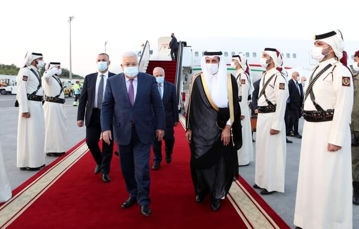 رئيس دولة فلسطين يصل إلى الدوحة لحضور حفل الافتتاح