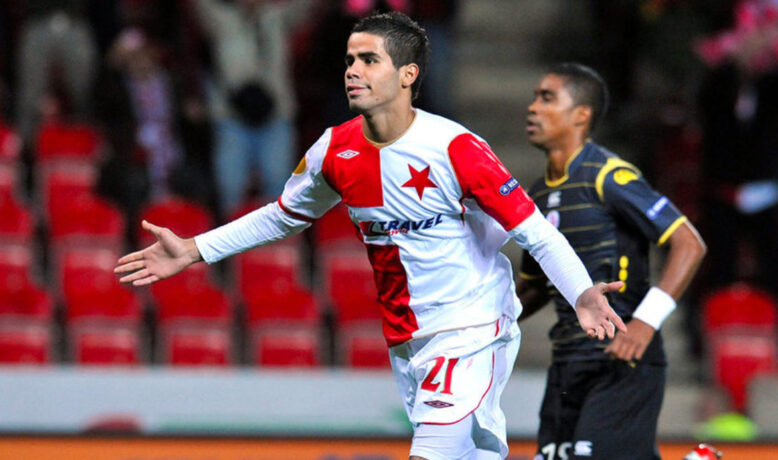 لاعب المنتخب التونسي يمضي مع مستقبل الرجيش