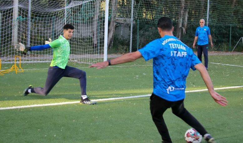المغرب التطواني يُجهز حراس مرماه جيدا قبل مباراة الوداد