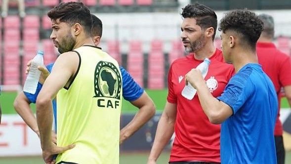 لاعب ودادي متردد في العودة للفريق بسبب العروض الوهمية