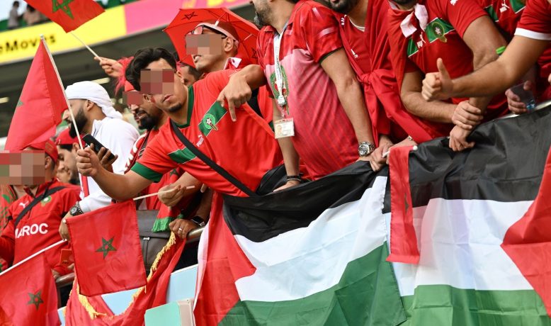 فيفا تُهدد الأندية بسبب الأعلام الفلسطينية