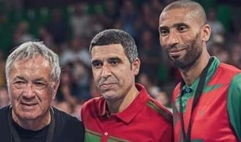 الكاف يدعو أسطورة مغربية في كأس أفريقيا