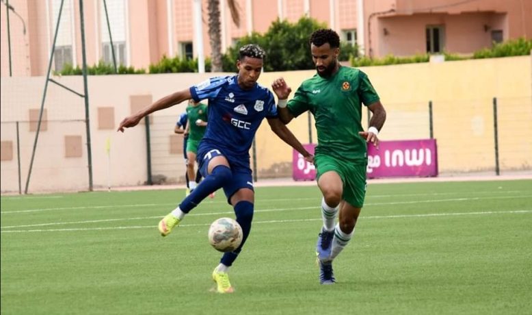 الدفاع الجديدي يتعاقد مع لاعب جديد ويجدد عقد هدافه