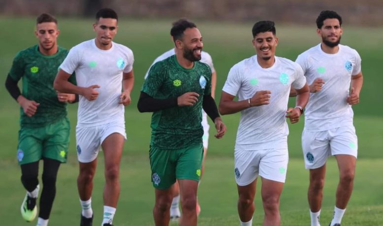 لاعب رجاوي يسير نحو مغادرة القلعة الخضراء