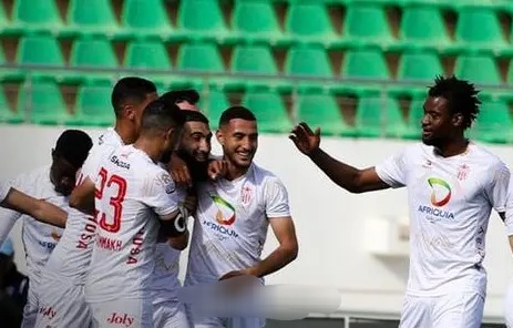 أبرز لاعب في حسنية أكادير يغيب أمام نهضة بركان بسبب العقوبة الانضباطية