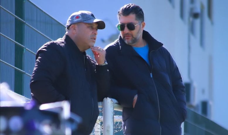 خطوة مهمة من العجلي تجاه لاعبي الوداد قبل المواجهة القادمة