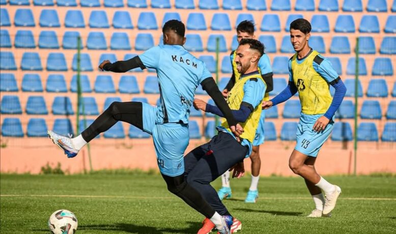 الكوكب المراكشي يسترجع خدمات مهاجمه بعد سنة من الغياب