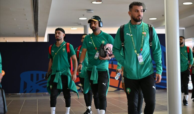 الركراكي يوجه الدعوة لنجمي الجيش الملكي