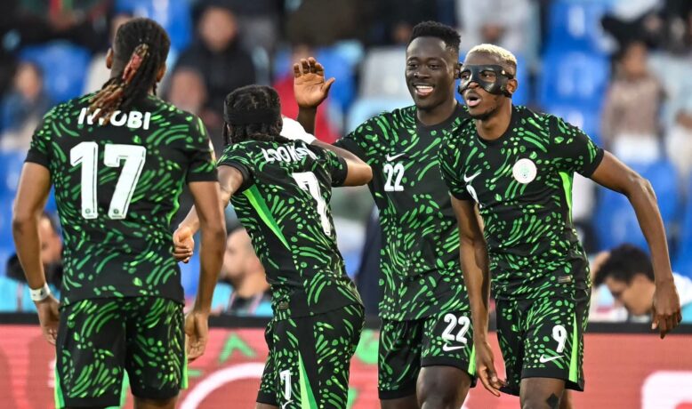 نيجيريا تعبر الجزائر بثنائية نظيفة وتصطدم بالمغرب في المربع الذهبي
