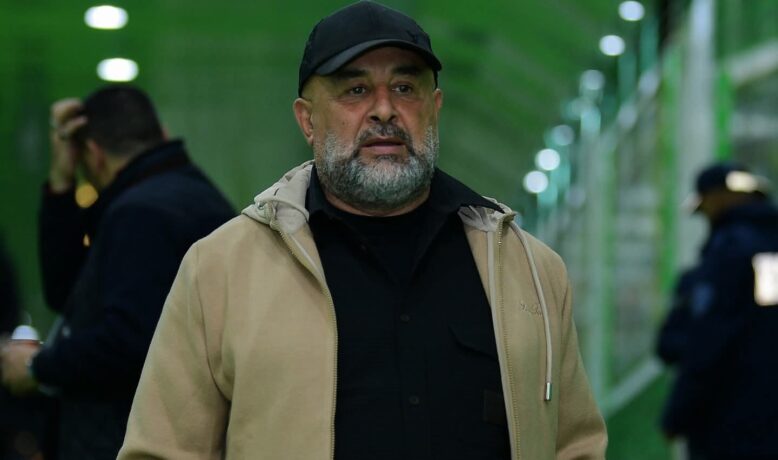 يهم أولمبيك أسفي.. اتحاد العاصمة الجزائري يفسخ عقد مدربه عبد الحق بن شيخة بالتراضي