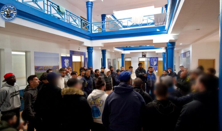 فصيل هيركوليس المساند لاتحاد طنجة يحفّز لاعبي فارس البوغاز قبل مواجهة الكوكب المراكشي