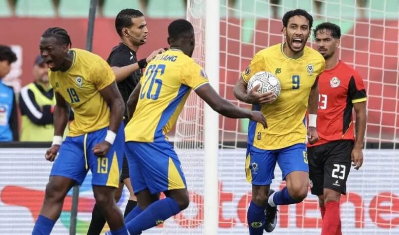 الحكومة الغابونية تعلّق نشاط المنتخب الأول وتُقيل الطاقم التقني عقب الإخفاق بكان المغرب