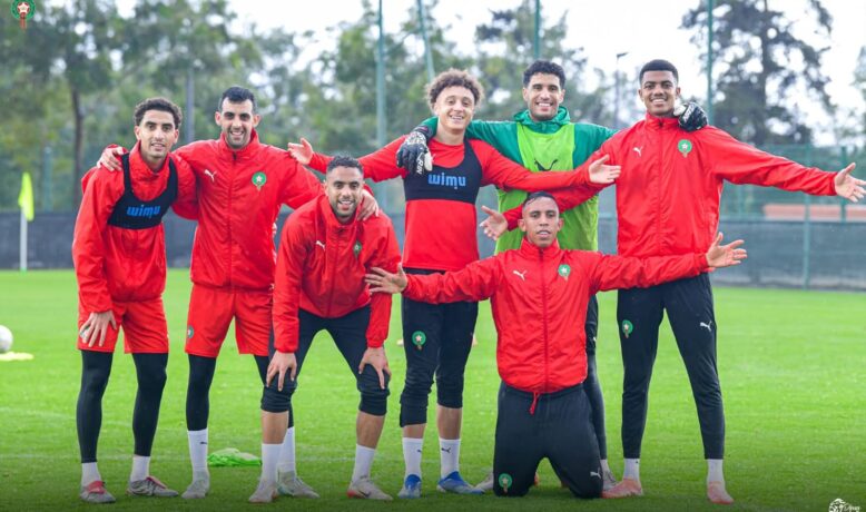 المنتخب الوطني يستأنف تدريباته بحصة خفيفة استعدادًا لمواجهة الكاميرون في ربع نهائي الكان