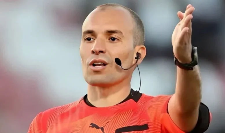 ثنائي مغربي ضمن الطاقم التحكيمي لمباراة مصر والبنين في ثمن نهائي الكان