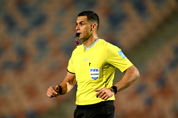 محمد معروف منصور يقود قمة أولمبيك آسفي والوداد الرياضي في ذهاب ربع نهائي كأس الكونفدرالية