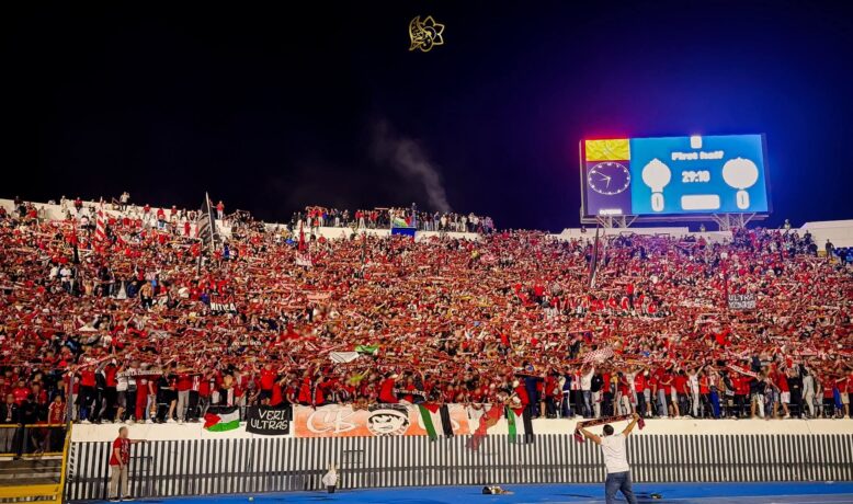 كريزي بويز تعلن مقاطعة مباراة الكوكب المراكشي بالرباط بسبب عدد التذاكر