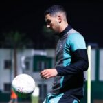 أيمن برقوق يستأنف التدريبات الانفرادية ويقترب من العودة للمشاركة رفقة الرجاء الرياضي