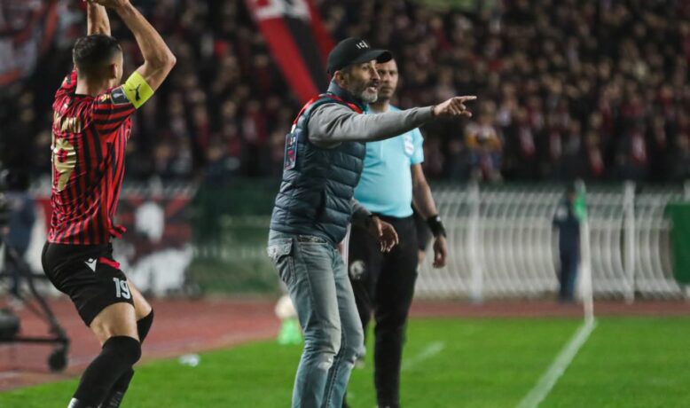 أولمبيك آسفي يعلن إقالة زكرياء عبوب من منصبه كمدرب للفريق الأول