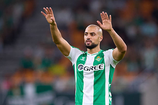 الغموض يحيط بمستقبل أمرابط.. بيتيس يصرف النظر عن تفعيل بند الشراء وفياريال يتحرك