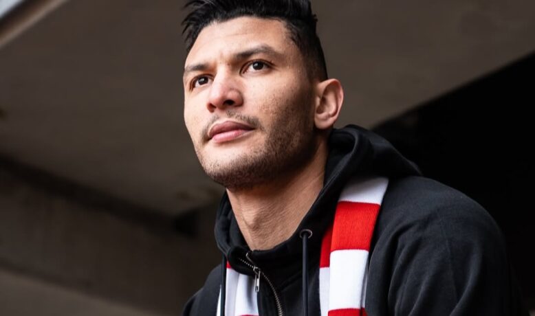 كالمار السويدي يعلن رسميًا تعاقده مع أشرف داري قادما من الأهلي المصري