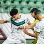 أولمبيك الدشيرة يحتج على قرارات الـVAR أمام المغرب الفاسي ويطالب بفتح تحقيق