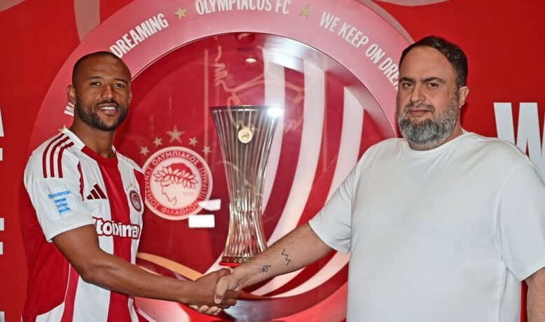 بحضور الرئيس ماريناكيس.. أولمبياكوس اليوناني يجدد عقد الدولي المغربي أيوب الكعبي